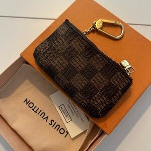 Louis Vuitton Key Pouch 🤎